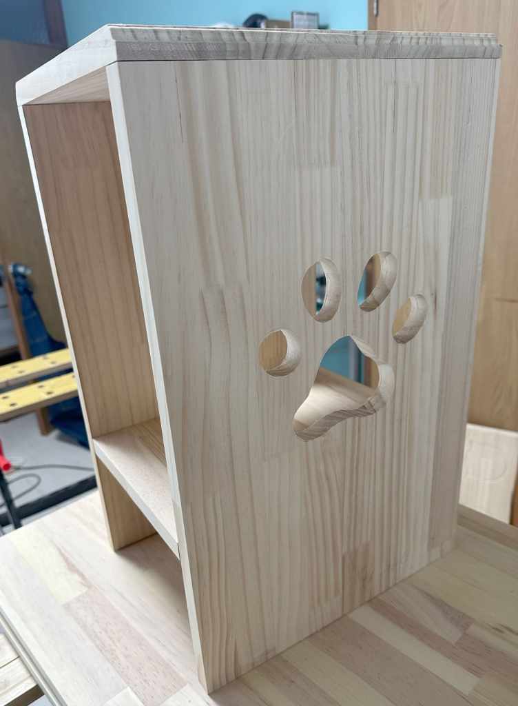 自動給餌器カバー製作中