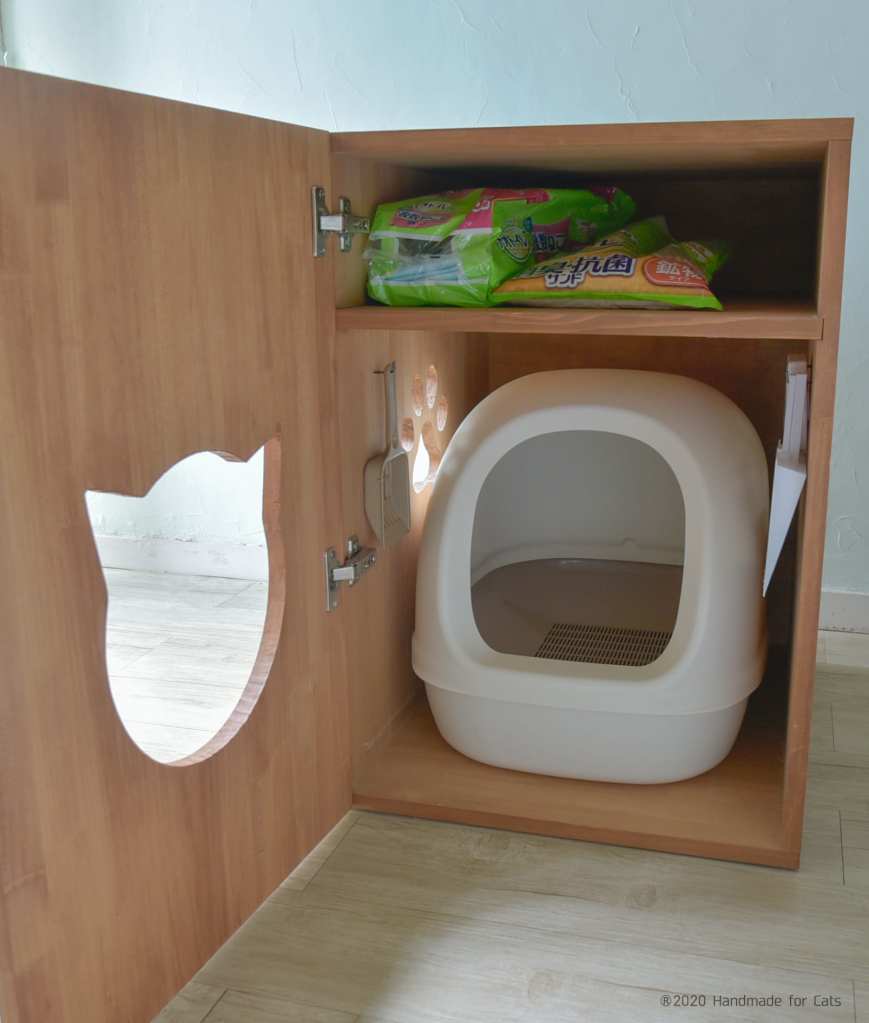 大容量収納付きタイプの猫のトイレカバーハウス