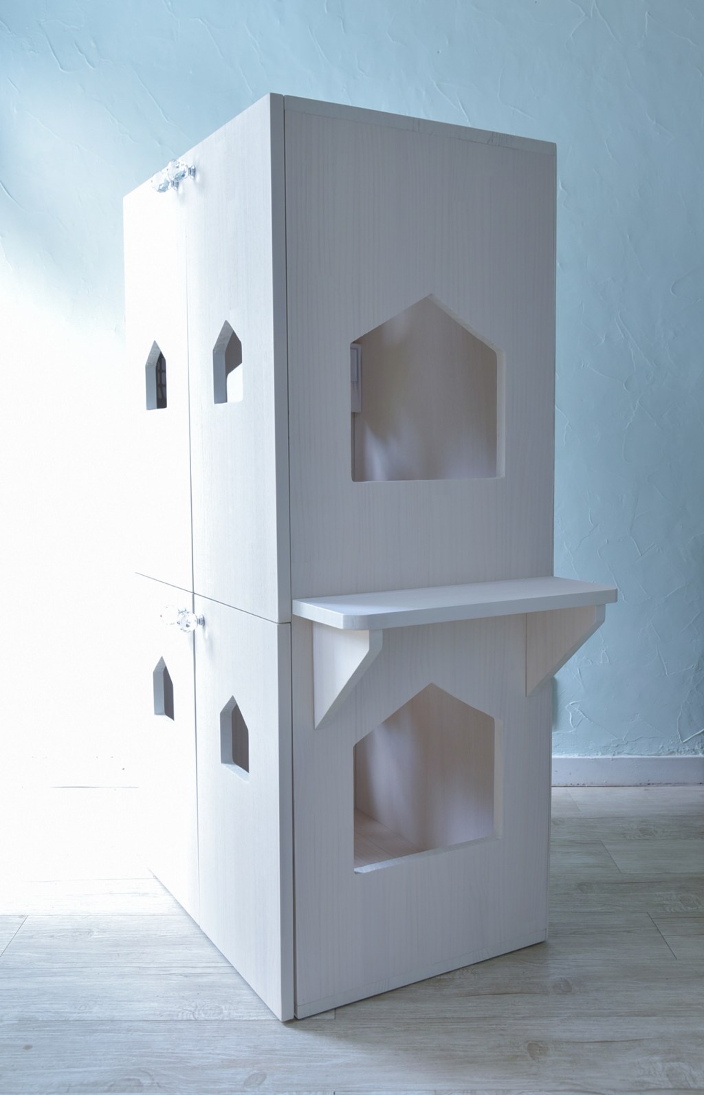 オーダーメイドの猫のトイレカバーハウス完成