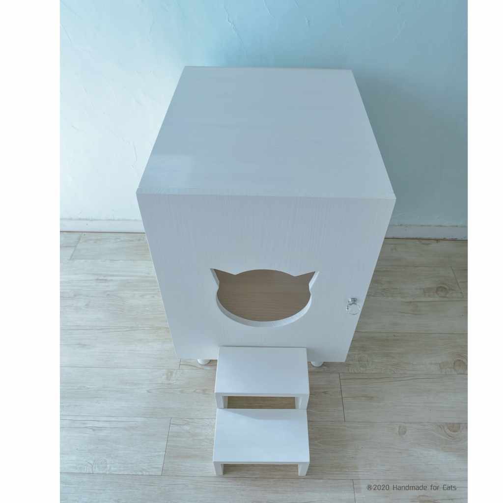 脚付き猫のトイレカバーハウス