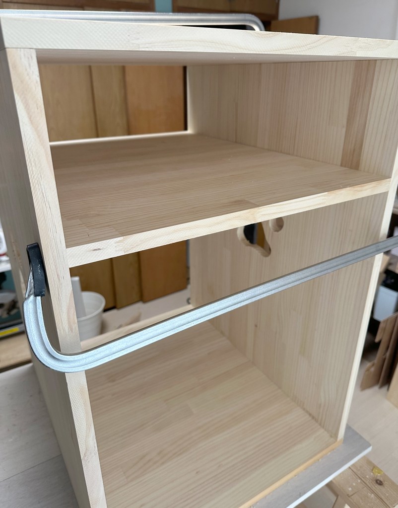 デオトイレの収納棚付きトイレカバーハウス