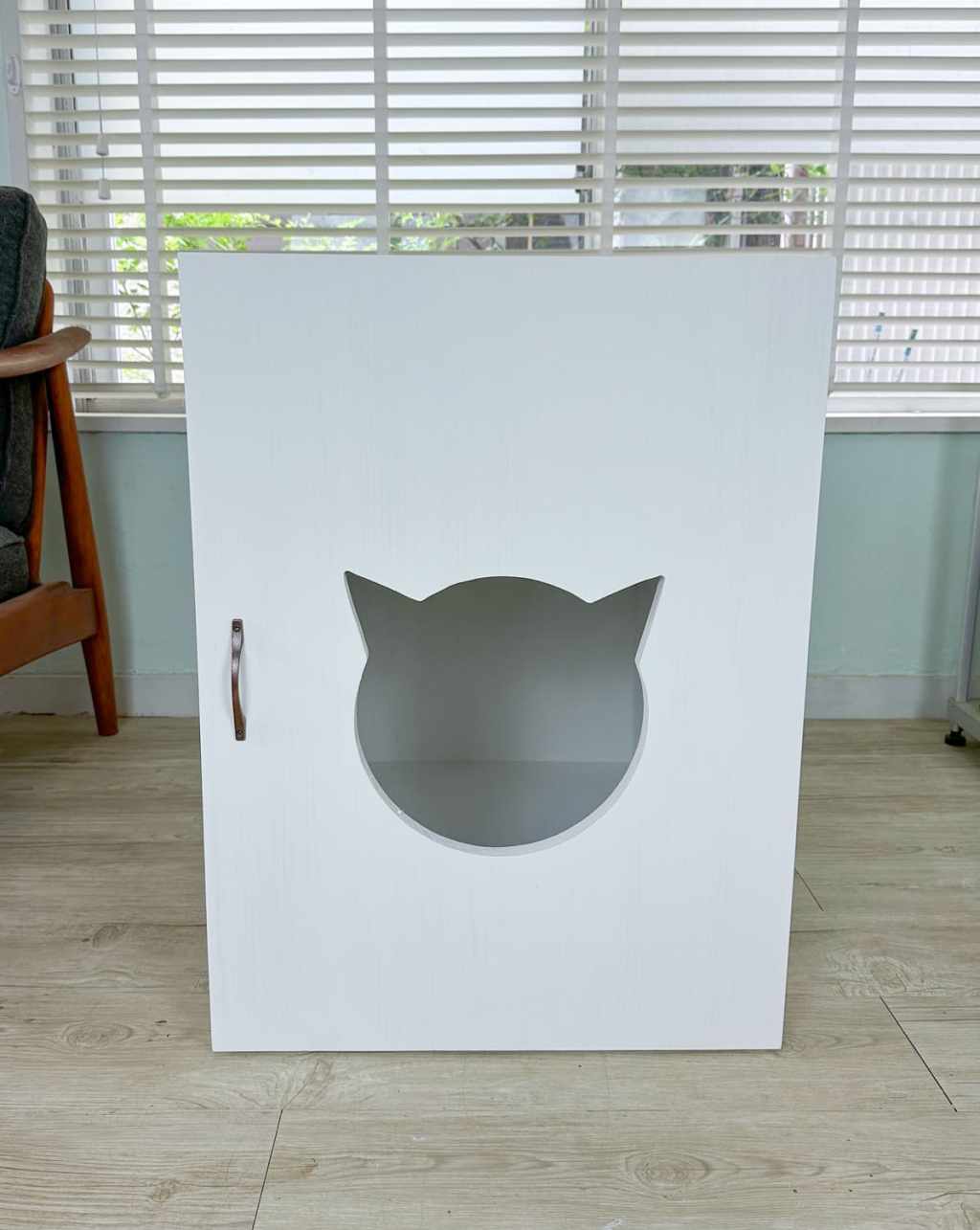 扉が逆開きのトイレカバーハウス