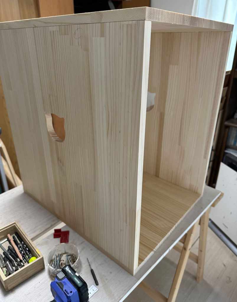 にゃんとも清潔トイレサイズの猫のトイレカバーハウス