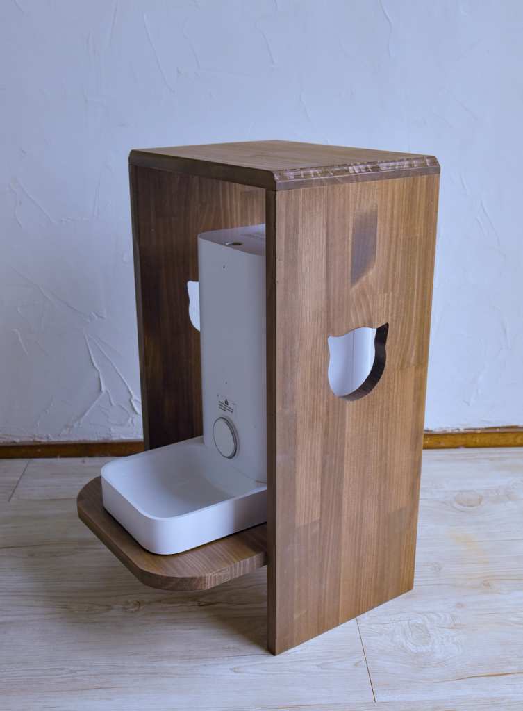 ペット用自動給餌器カバーのスリムタイプ