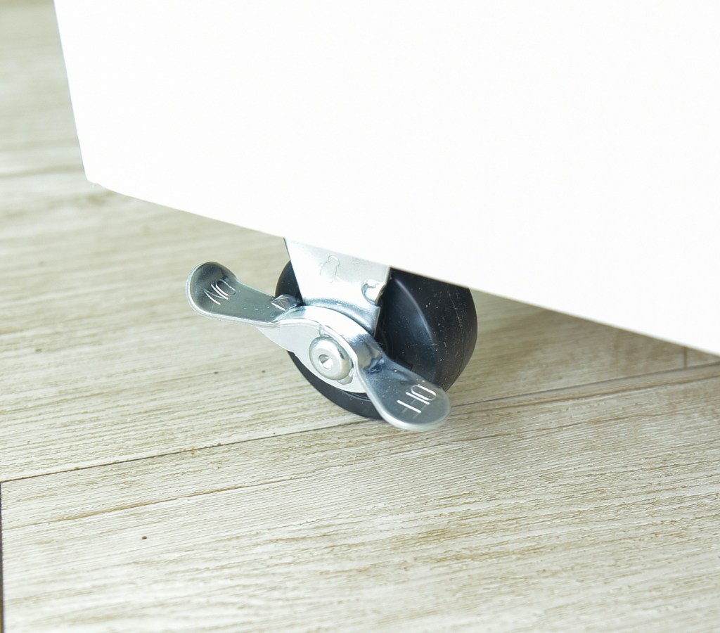 キャスター付き猫のトイレカバーハウス