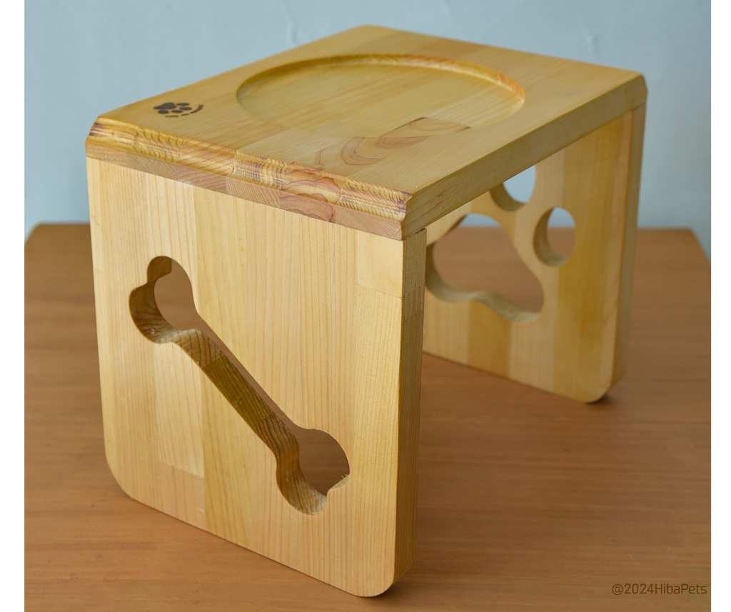 青森ひばのワンちゃん用餌台