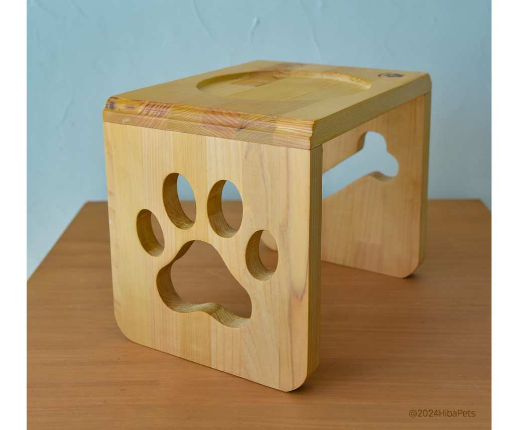 青森ひばのワンちゃん用餌台