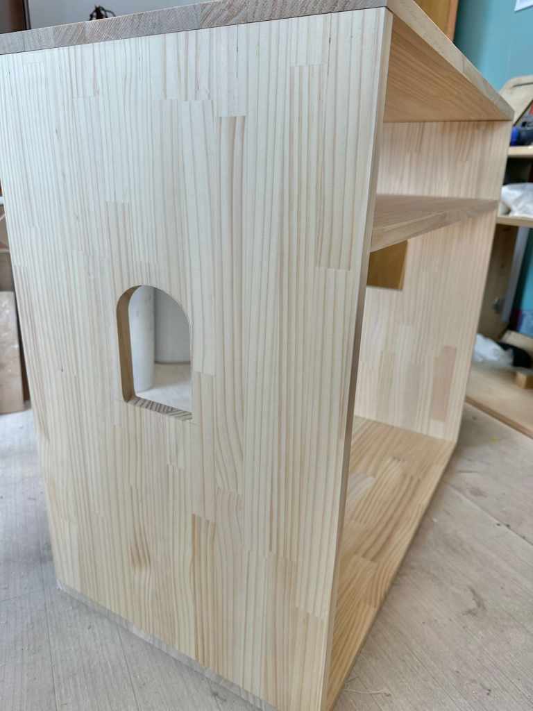 にゃんとものびのびリラックス用の猫のトイレカバーハウス