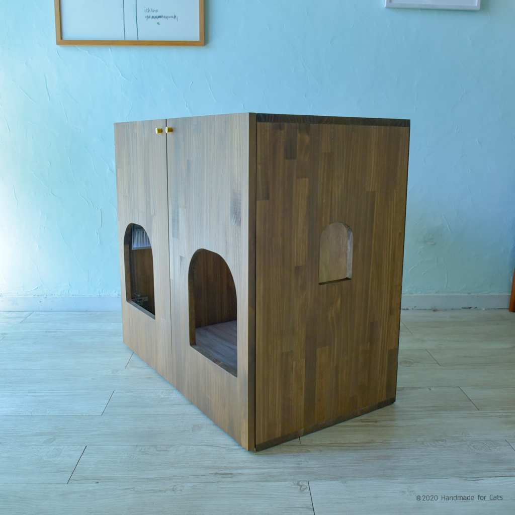 にゃんとものびのびリラックスの猫のトイレカバーハウス