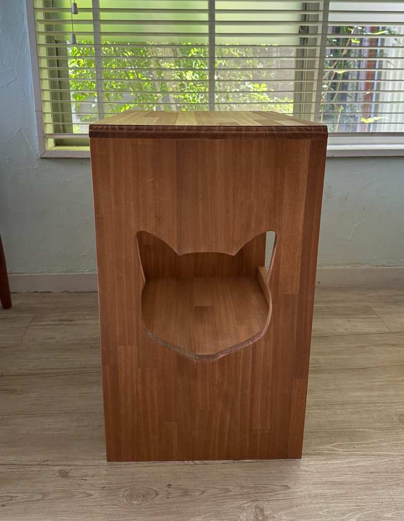 猫と一緒にコーヒーがのめるサイドテーブル