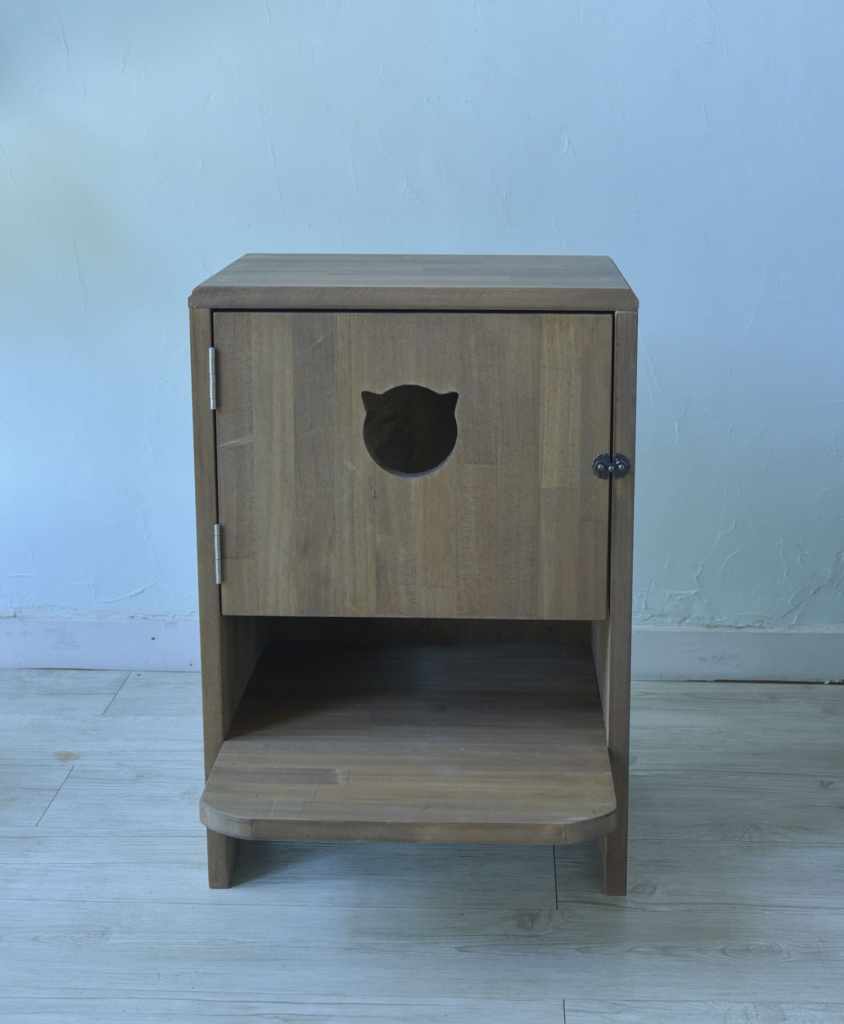 扉＆鍵付きの自動給餌器カバー