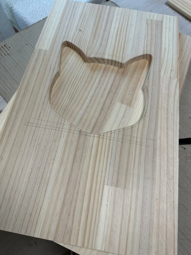 猫とコーヒーが飲めるサイドテーブル