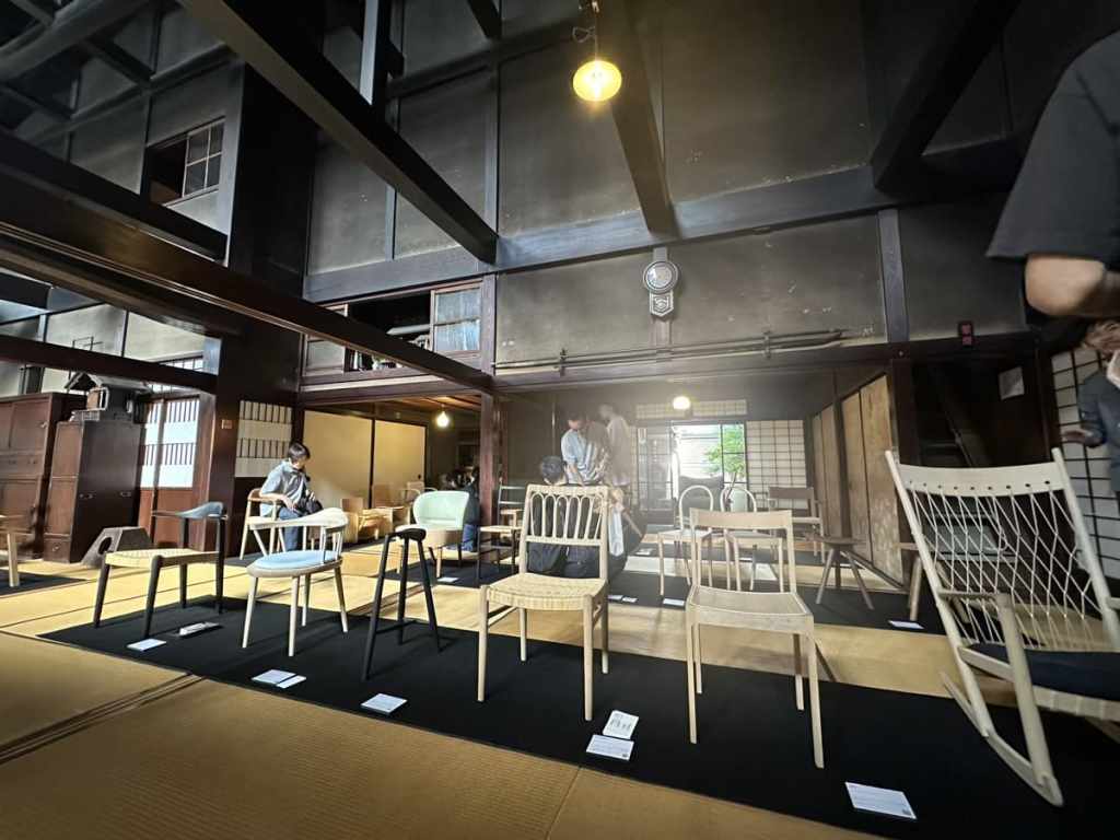 高山市の椅子展に行きました