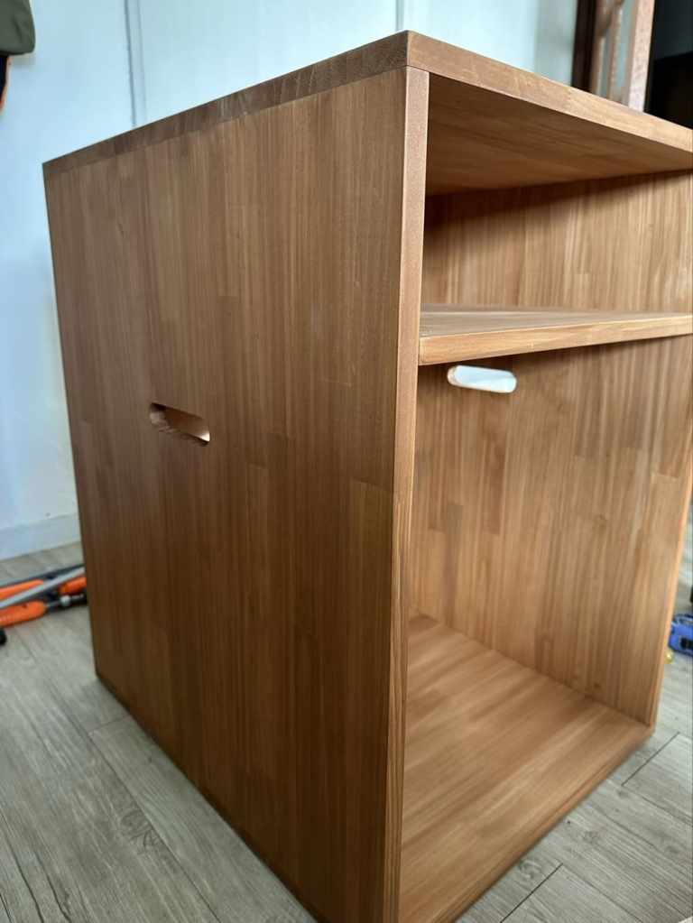 大容量収納付きタイプの猫のトイレカバーハウス