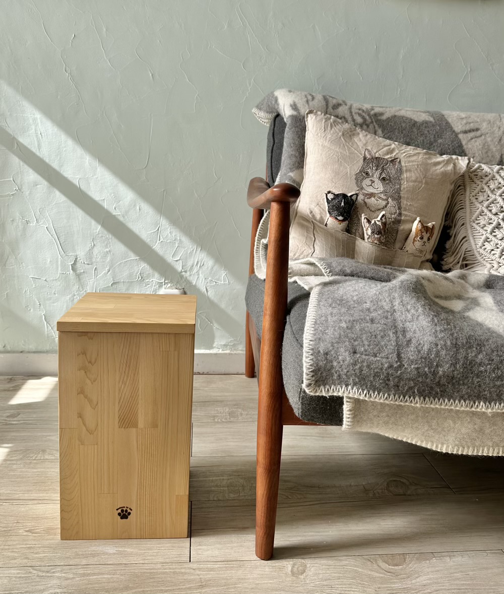 素材そのものが消臭する。青森ひばのペット用ゴミ箱