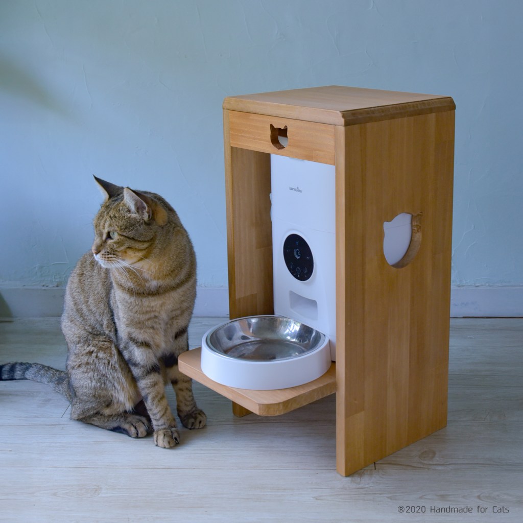 自動給餌器カバー前倒れ防止タイプ