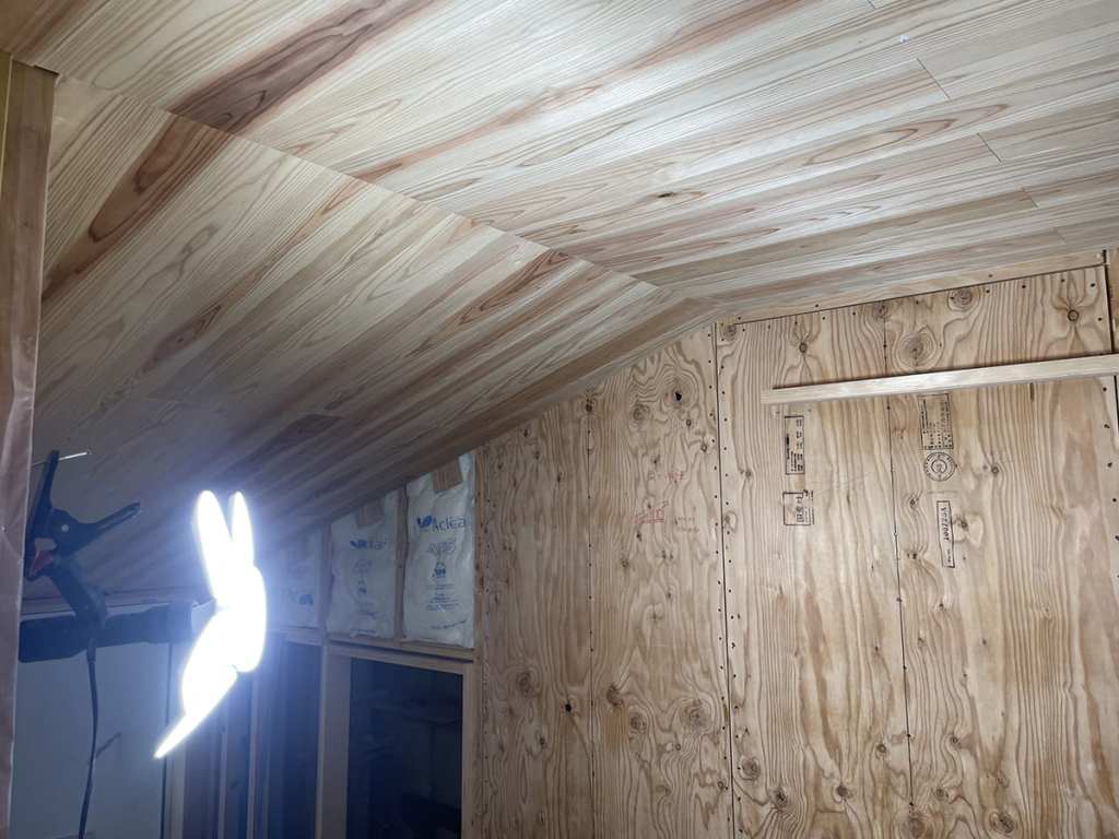 杉の羽目板天井